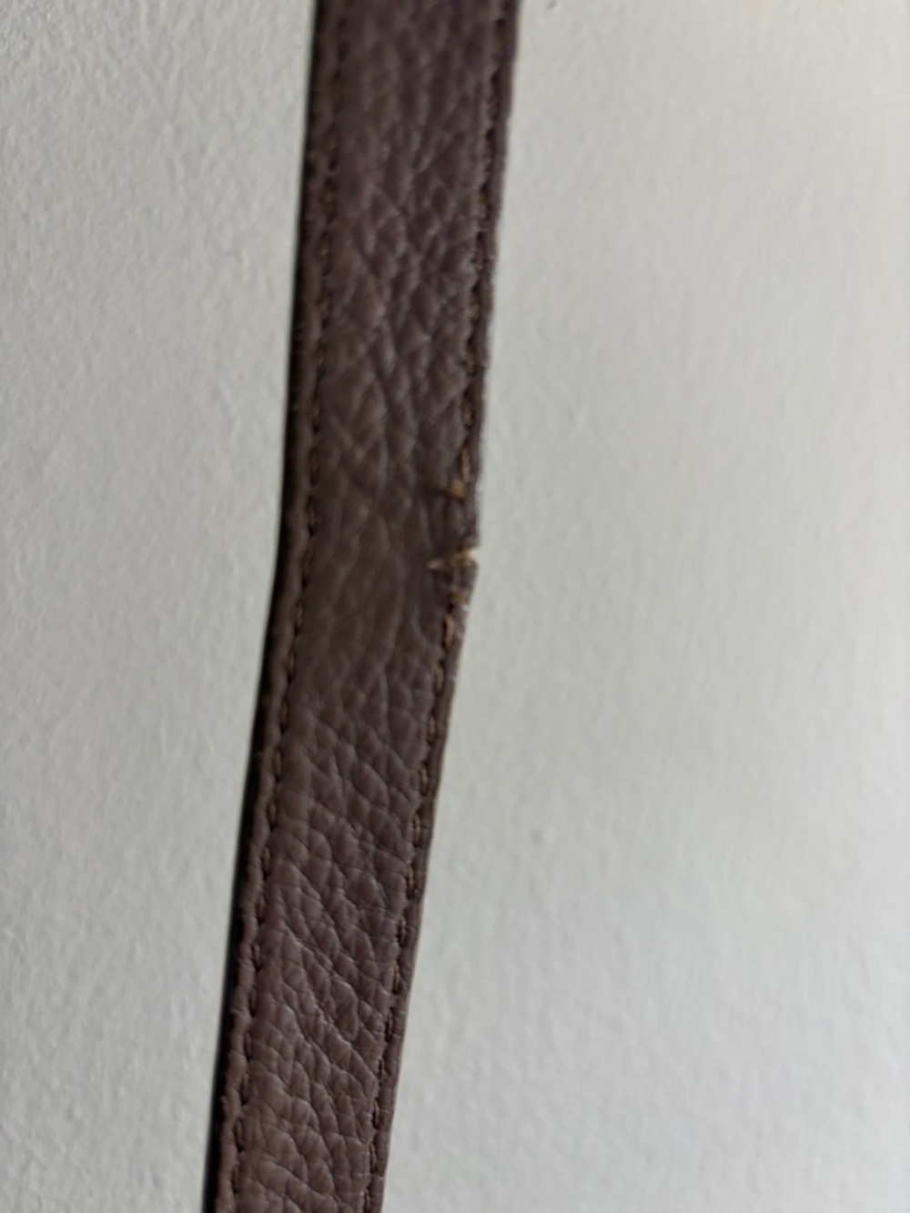 Marc Jacobs Taupe Pebbled Leather Crossbody with Gold Plaque - Picture 7 of 12